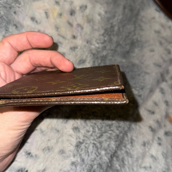 Men’s or Women’s super vintage Louis Vuitton men’s Bi-Fold wallet. 6/10 but 🔥🔥 - Picture 10 of 11